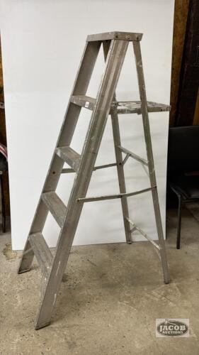5FT ALUMINUM STEP LADDER