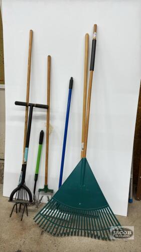 (7) PIECE GARDEN TOOL LOT