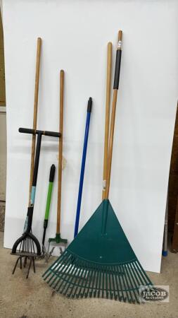 (7) PIECE GARDEN TOOL LOT