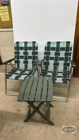 (2) ALUMINUM FOLDING LAWN CHAIRS WITH TABLE