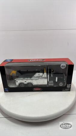 PETERBILT 379 TOW TRUCK