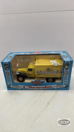 "HOME HARDWARE" 1942 CHEV TRUCK