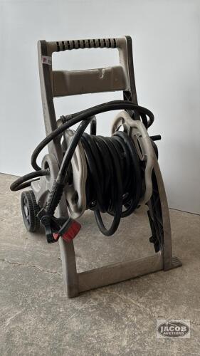 GARDEN HOSE REEL WITH HOSE AND NOZZLE