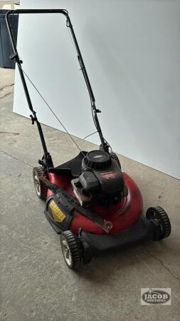YARD MACHINE PUSH MOWER