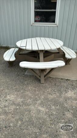 COMPOSITE PICNIC TABLE