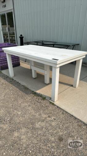 COMPOSITE PATIO TABLE