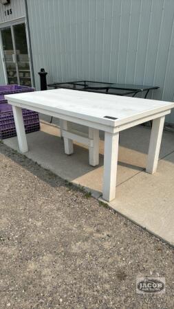 COMPOSITE PATIO TABLE