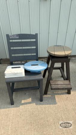(4) PIECES OF COMPOSITE FURNITURE / LAZY SUSANS