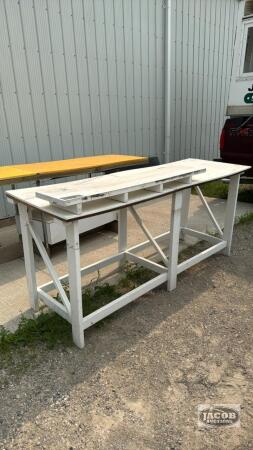 ROUGH COMPOSTITE BENCH