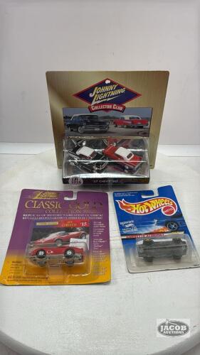 APROX. 3IN TOY CAR LOT