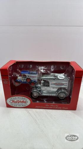 "TRUE VALUE" 2 PIECE TRUCK SET