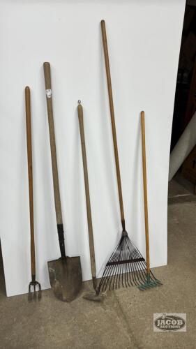 GARDEN TOOL LOT