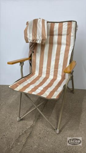 (1) MAC FOLDING LAWN CHAIR WITH WOODEN ARMS