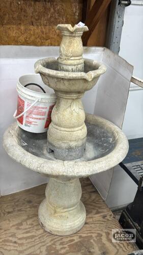 41IN TALL BIRD BATH FOUNTAIN