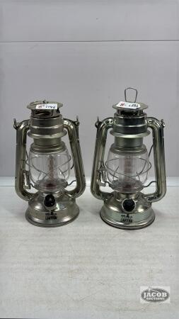 (2) BATTERY OPERATED 9IN TALL LANTERNS