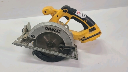 DeWalt 18 Volt Circular Saw -No Battery or Charger
