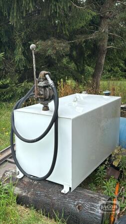 SLIP TANK WITH HAND PUMP