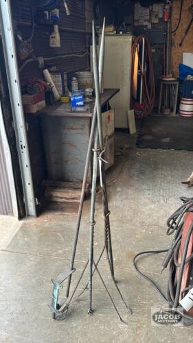 2 LIGHTNING RODS