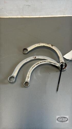 (3) SNAP-ON CURVED SAE WRENCHES