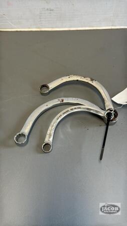 (3) SNAP-ON CURVED SAE WRENCHES