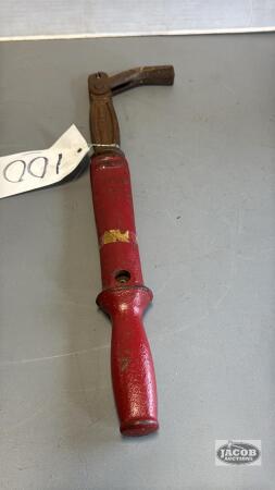 VINTAGE NAIL PULLER
