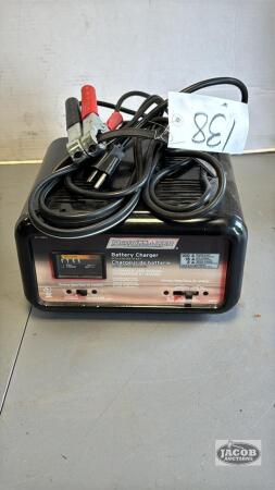 MOTOMASTER 6V/12V BATTERY CHARGER