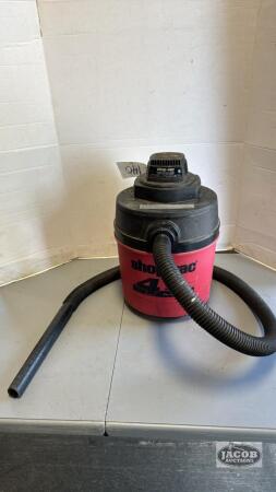 4 GALLON SHOP VAC