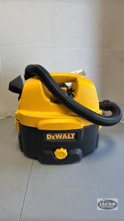 DEWALT 18V/120V VACUUM