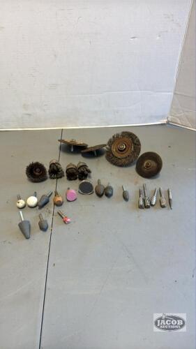 QUANTITY OF DIE GRINDER WHEELS AND BITS
