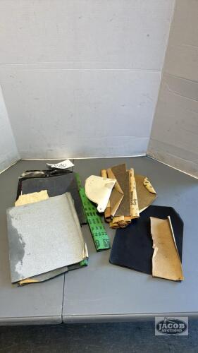 QUANTITY OF SANDPAPER