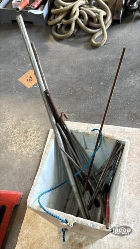 QUANTITY OF THREADED RIB