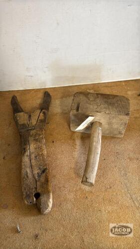 WOODEN BOOT PULLER AND WOODEN MALLET