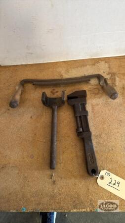 VINTAGE HAND TOOL LOT