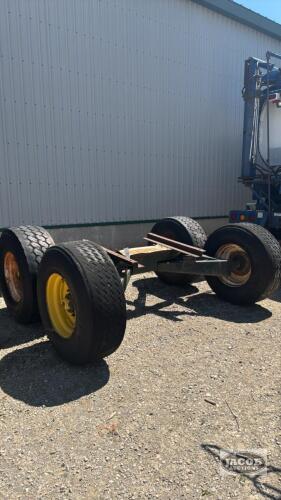 PAIR OF MANURE SPREADER AXLES