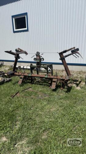 6 ROW FOLDING BEAN PULLER WITH GAUGE WHEELS
