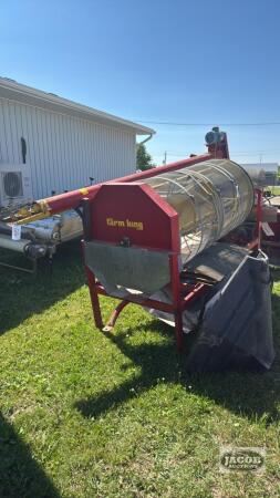 FARM KING 360 GRAIN CLEANER WITH 2 SETS OF SCREENS