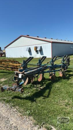 FORD 151 4 FURROW SEMI MOUNT PLOW