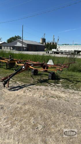 KUHN GA300GT ROTARY HAY RAKE