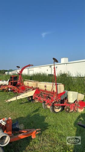 INTERNATIONAL #56 6 ROW CORN PLANTER