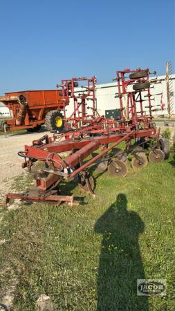 INTERNATIONAL 720 5-FURROW SEMI-MOUNT PLOW