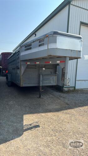 FEATHERLITE STEEL 20FT GOOSENECK STOCK TRAILER
