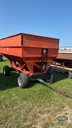 J&M 350BU GRAVITY WAGON WITH MARKET AUGER