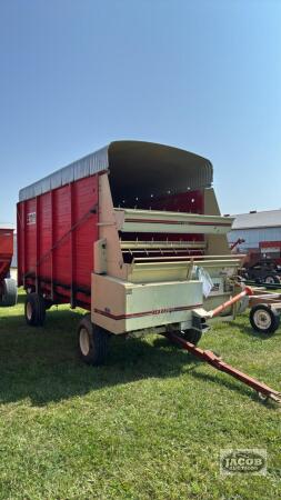 DION 1016SE FORAGE WAGON