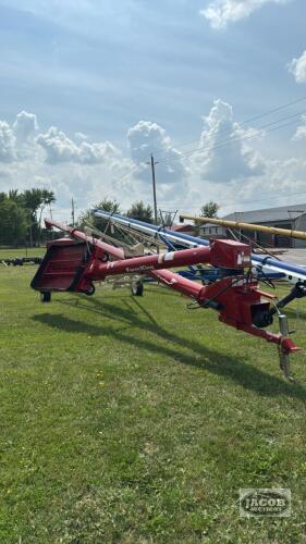 FARM KING 1050 PTO AUGER WITH SWING AUGER