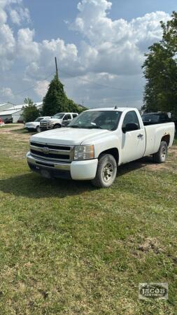 2010 CHEV SILVERADO 2WD REG. CAB PICKUP