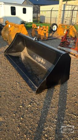 UNUSED MAPLE LANE 8FT MATERIAL BUCKET