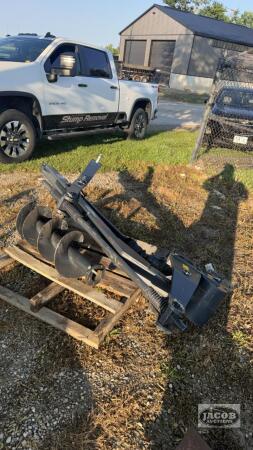 UNUSED MK MARTIN LAND FORCE POST HOLE AUGER