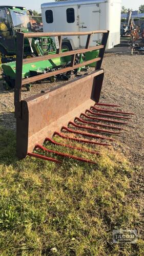 84IN MANURE BUCKET