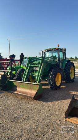 JOHN DEERE 7520 MFWD DIESEL TRACTOR