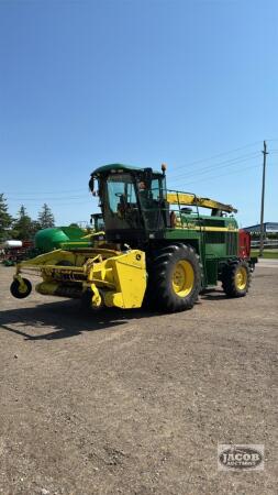 JOHN DEERE 6750 SELF PROPELLED FORAGE HARVESTER